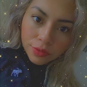 Meet your Posher, Gabriela